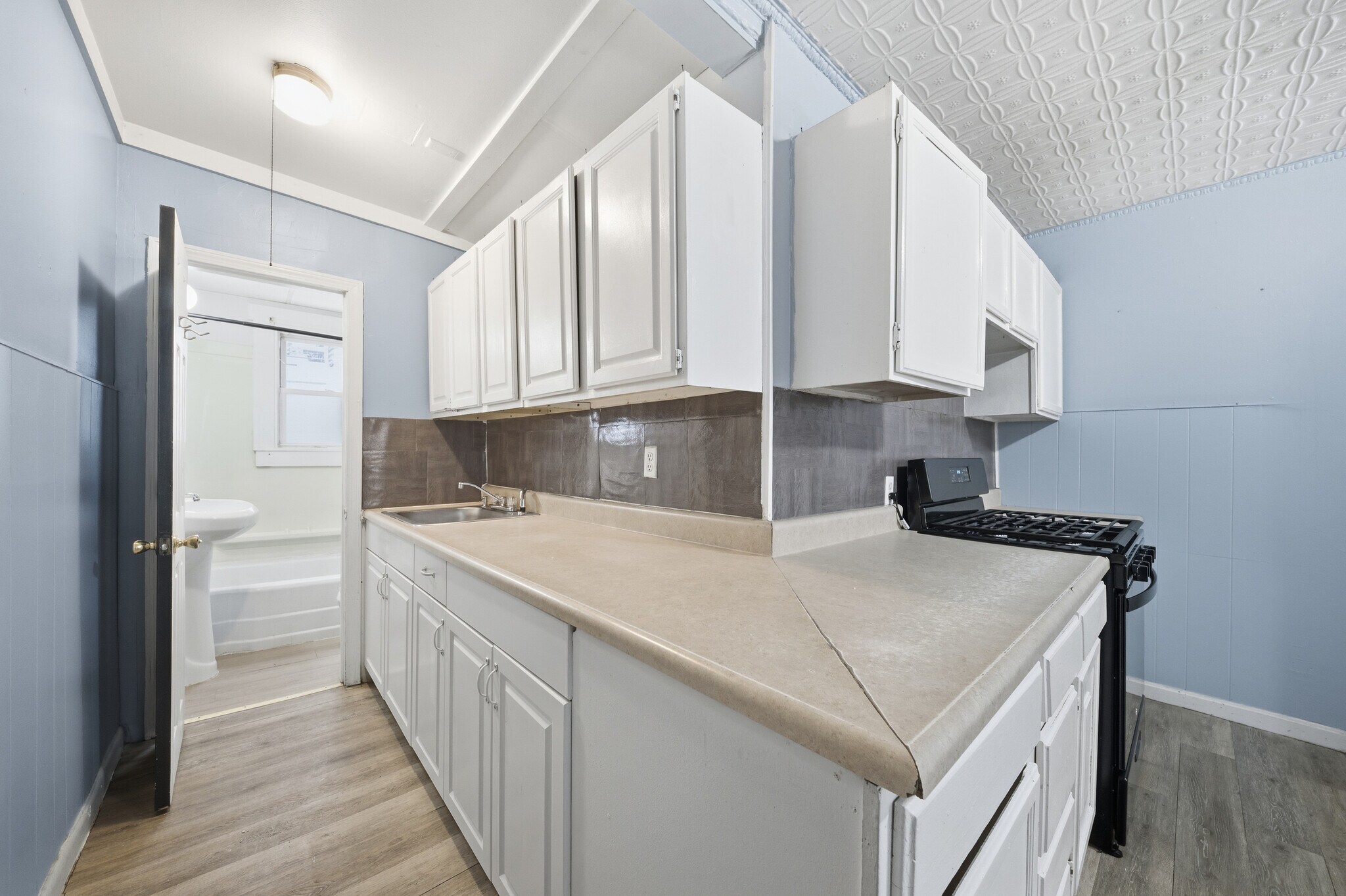 Building Photo - 367 Spruce St