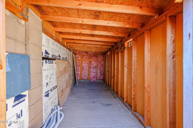 Building Photo - 11617 W La Reata Ave