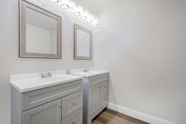 Building Photo - Application fee waived for approved applications. Contact us for details. Spacious 4-bedroom, 2.5...