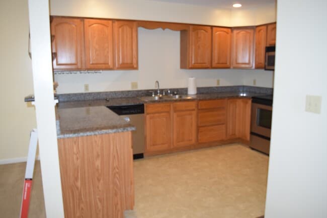Building Photo - 140 Kenley Ct