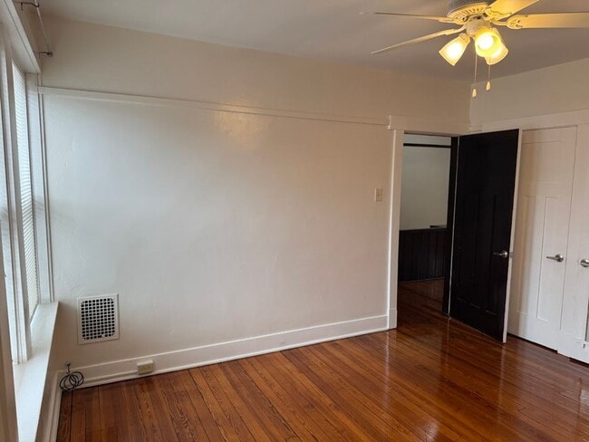 Building Photo - 1651 Chislett St