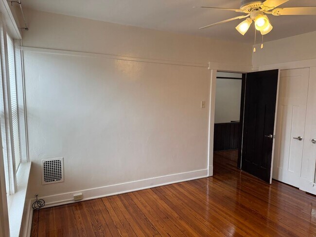 Building Photo - Renovated 3-Bedroom House with Air Conditioning