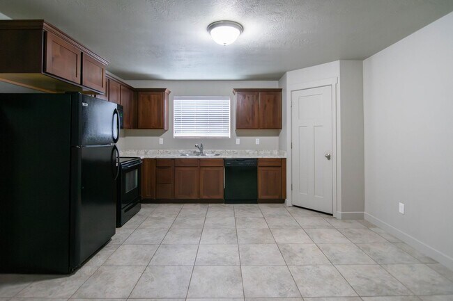 Building Photo - 14411 S Ashburn Way