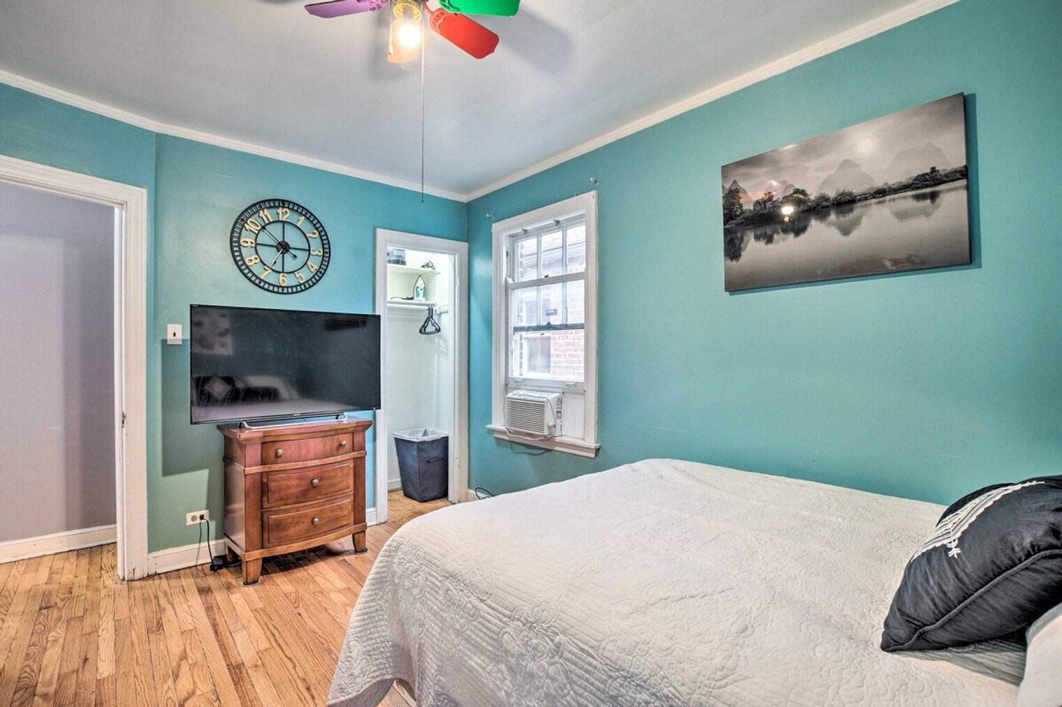 Building Photo - 10431 S Eberhart Ave