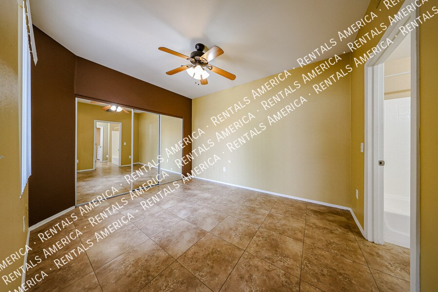 Building Photo - 2929 W Yorkshire Dr