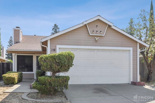 Building Photo - 119 Catalpa Ln