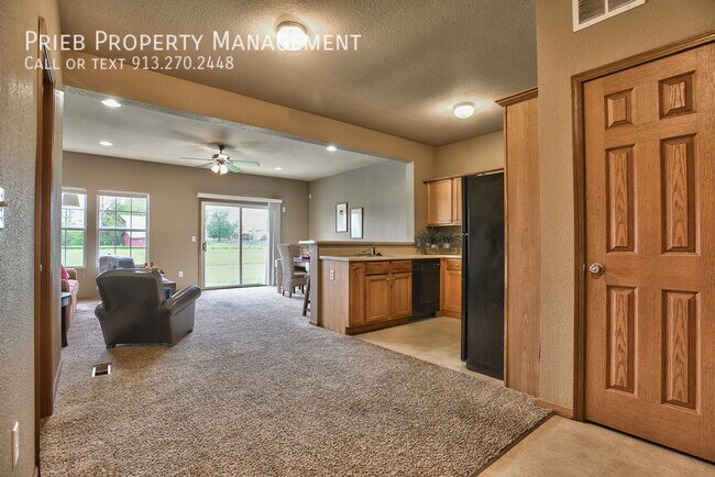 Building Photo - 856 S Woodson Ct