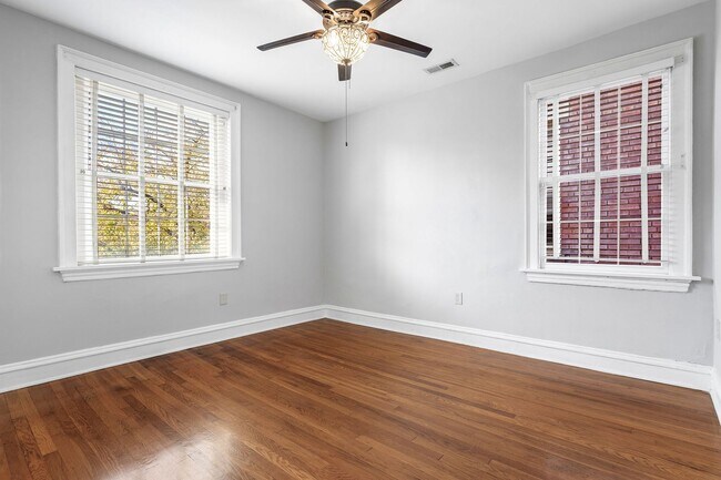 Building Photo - ADORABLE CONDO ON ARTHUR ASHE BOULEVARD