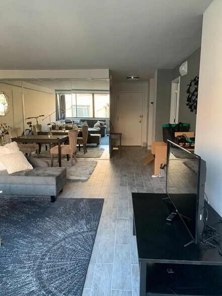 living room - 1325 18th St NW