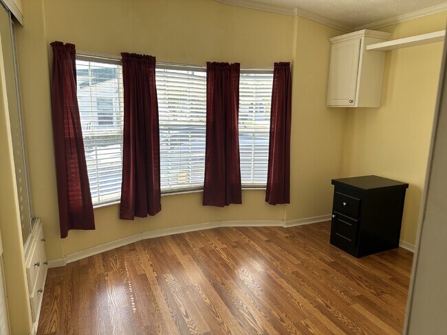 Building Photo - Charming 2 Bed, 2 Bath Manufactured Home w...