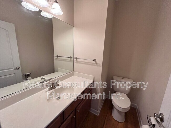 Building Photo - 4540 Pebble Lake Dr