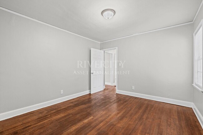 Building Photo - 1232 Vaughn Rd