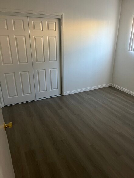 Building Photo - 1505 N Stanton Plz