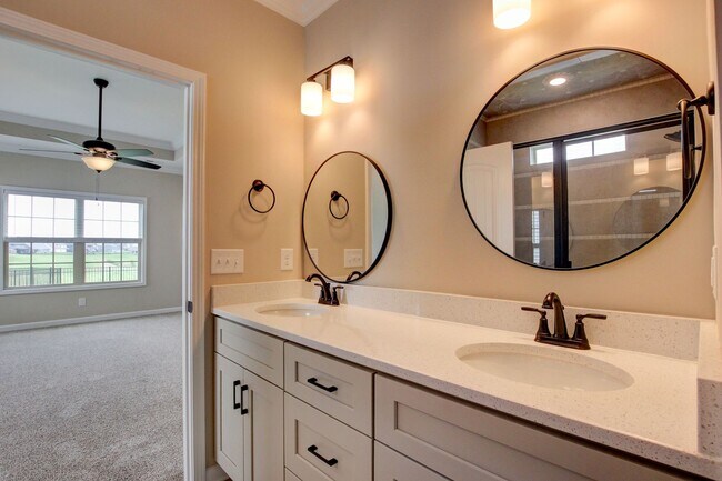 Building Photo - 2547 Rafiki Dr