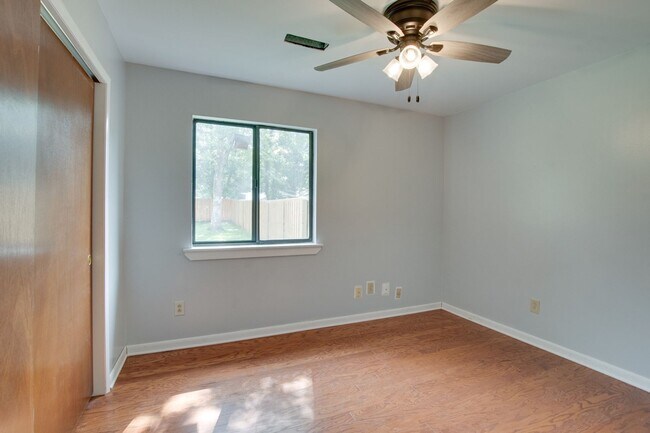 Building Photo - 2010 Rangewood Cir SE