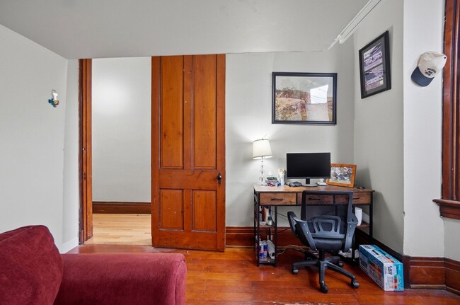 Building Photo - 6 bed/2 bath on Wheeler St., Mins. from UC for Only $650/pp ($3900/mo)!