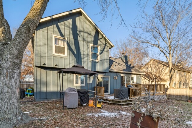 Building Photo - 15523 W 83rd Terrace