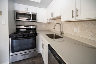 Building Photo - TimberCove Apartments