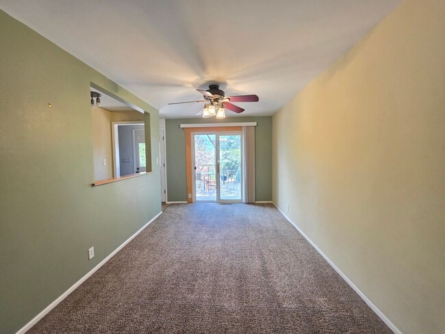 Building Photo - 710 S 44th St