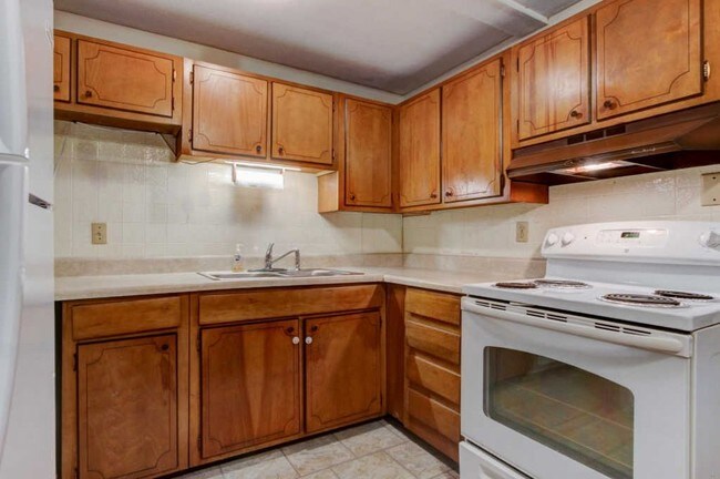 Building Photo - 5805 Haynes-Sterchi Road Apartment 2