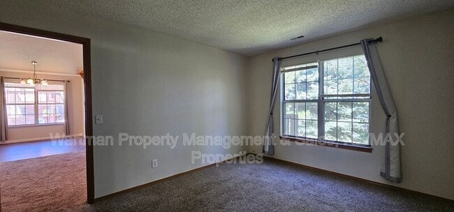 Building Photo - 2039a Palm Dr