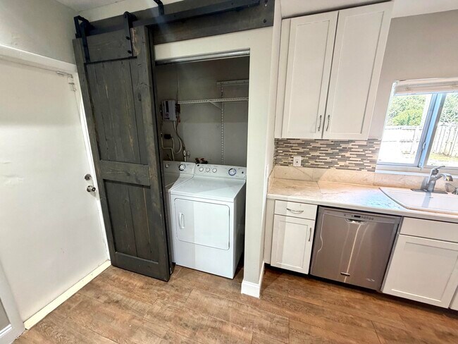 Building Photo - 3241 SW 19th St