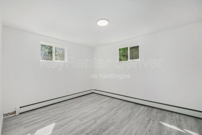 Building Photo - 1580 S Krameria St