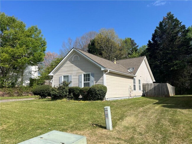 Building Photo - 678 Arbour Way