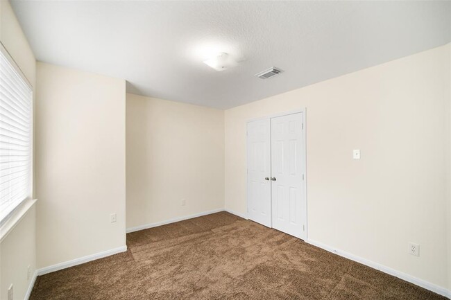 Building Photo - 315 Brushy Glen Dr