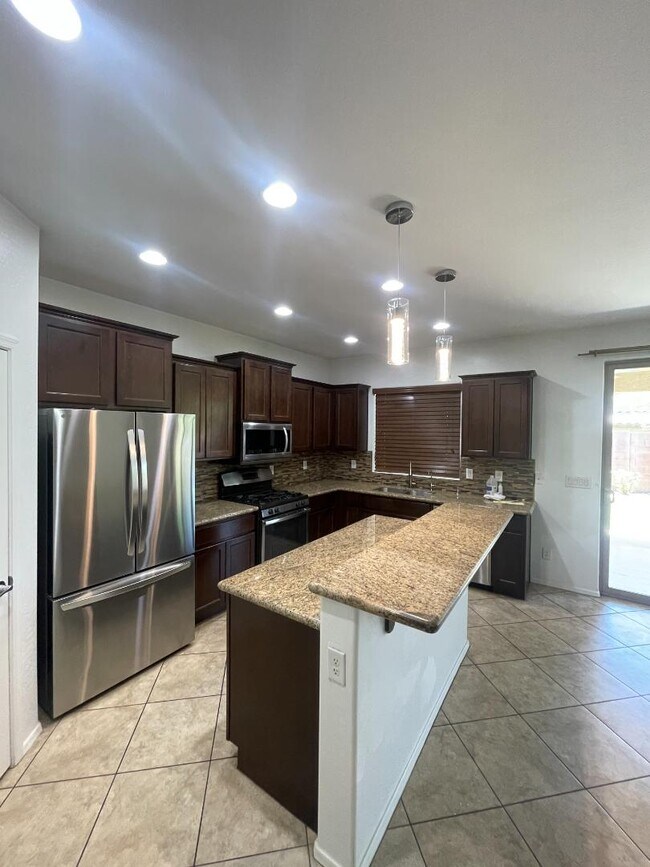 Building Photo - 4425 E Muriel Dr