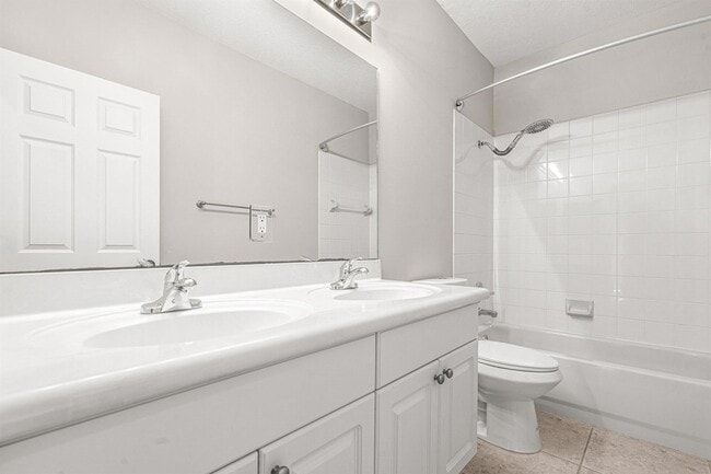 Building Photo - 1366 Crossbill Ct