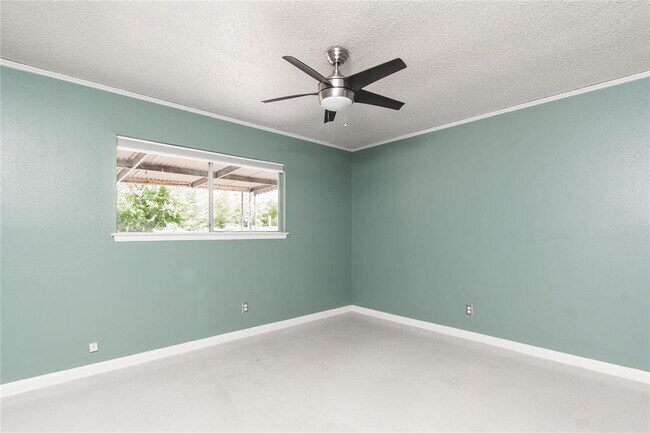 Building Photo - 2524 Berkett Dr