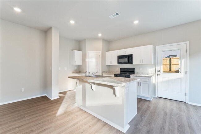 Building Photo - 6812 Memphis