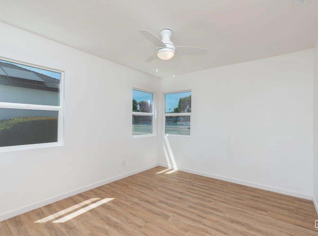 Building Photo - 2907 Truxtun Ave