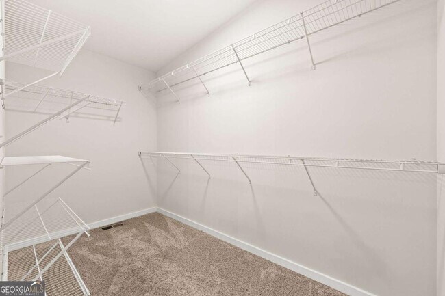 Building Photo - 221 Columbus Dr