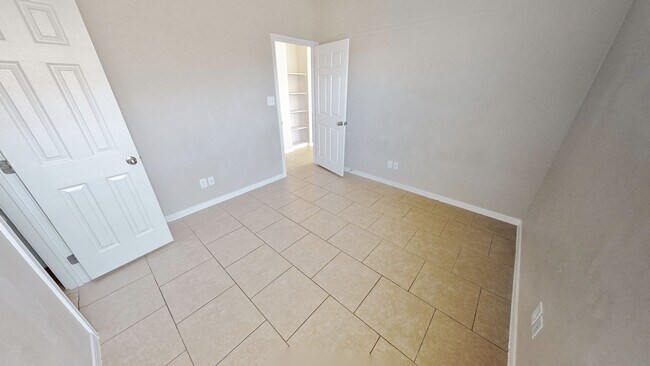 Building Photo - 1307 Loyal Ln