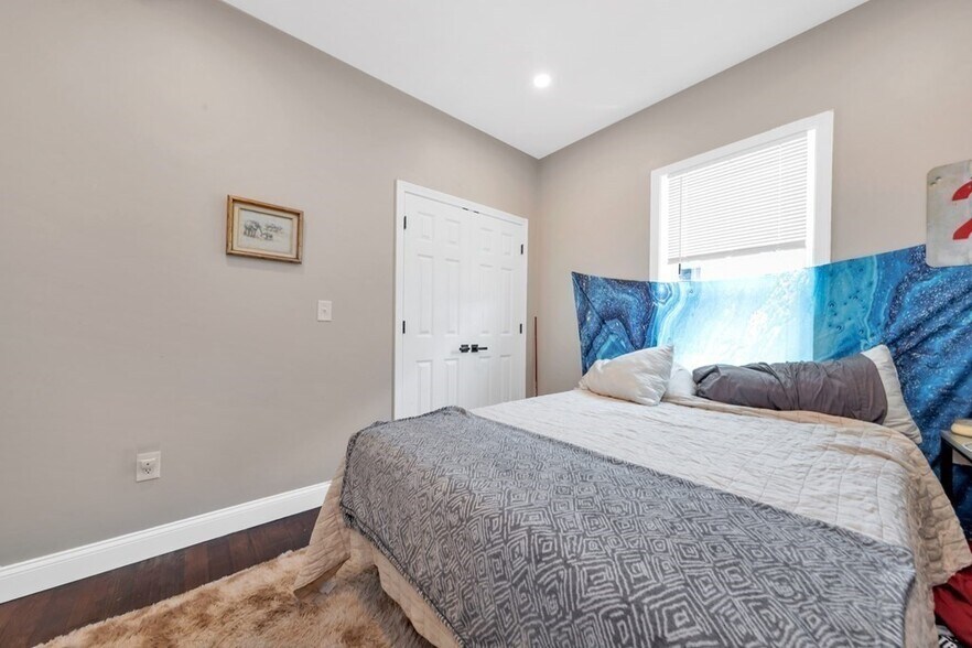 Building Photo - 774 Columbia Rd