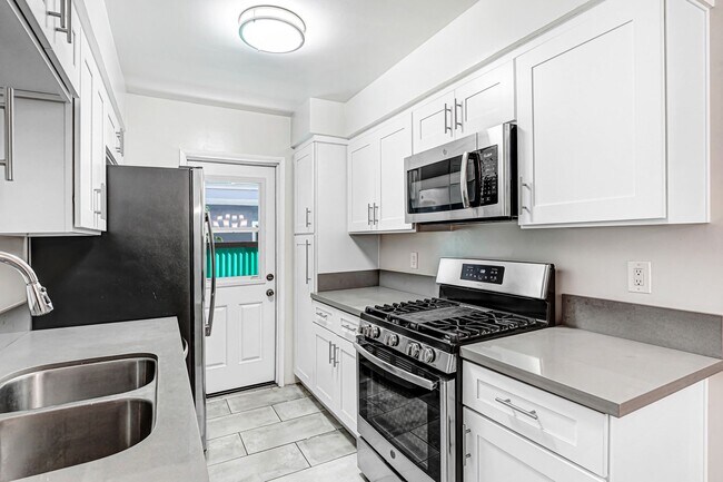 Building Photo - 1314 Euclid St. in Santa Monica - near Wilshire Blvd.