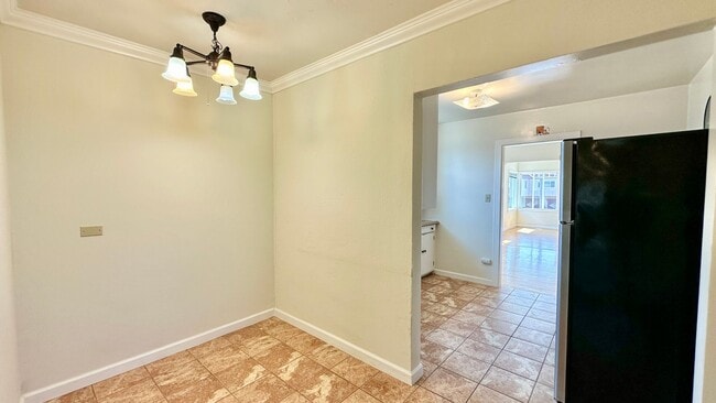 Building Photo - Large & Sunny House & Backyard in a Tranquill Neighborhood of El Cerrito