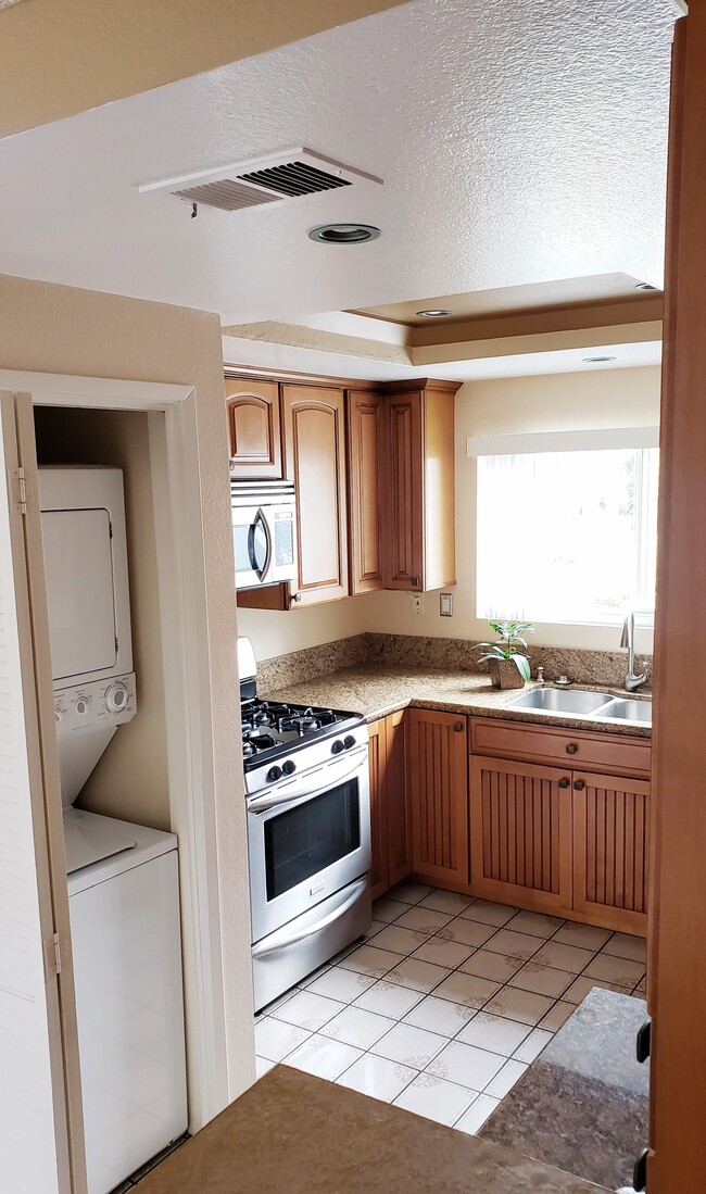 Building Photo - 27783 Zircon