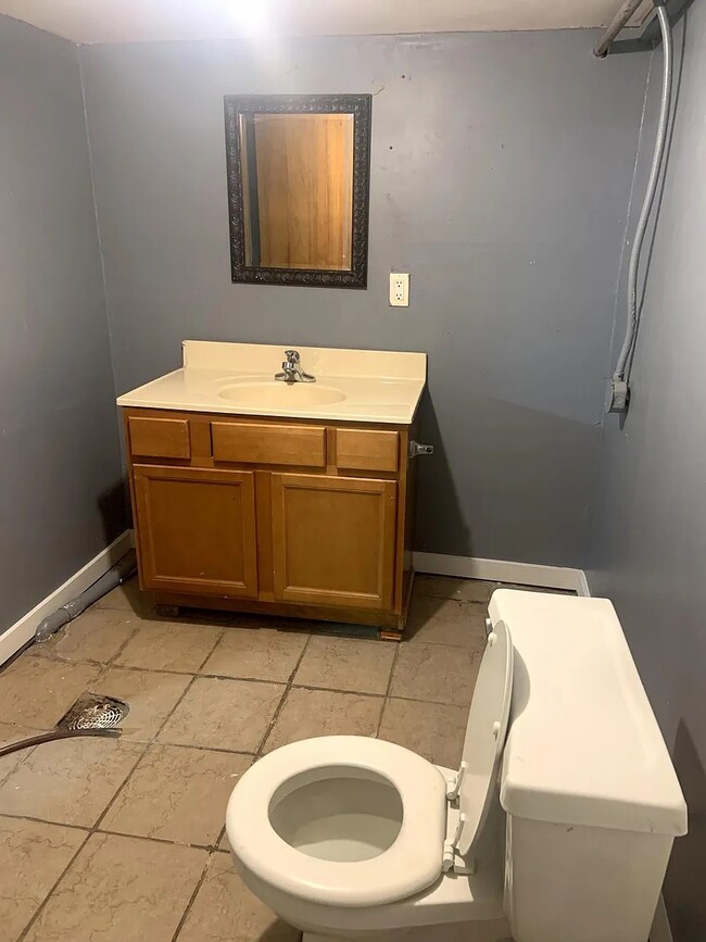 Building Photo - 411 Voorhis St