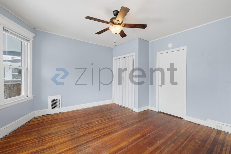 Building Photo - 62 Rowe Ave