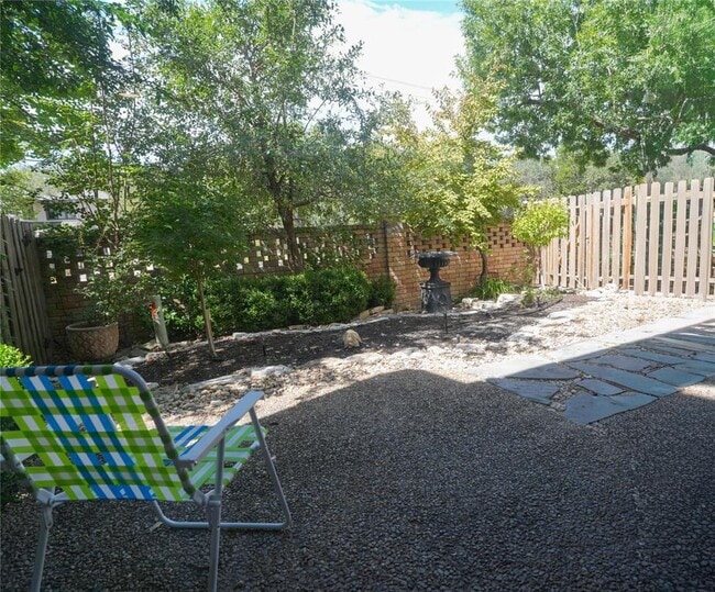 Building Photo - 48 Woodstone Square