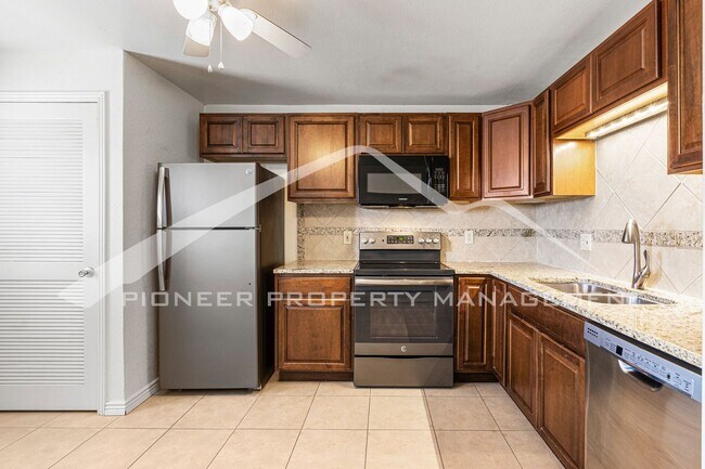 Building Photo - Charming Unit with Central AC,  Washer/Dryer, And Water, Sewer, Electric/Gas, and Trash removal I...