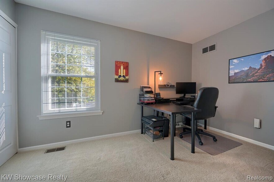 Building Photo - 24509 Simmons Dr