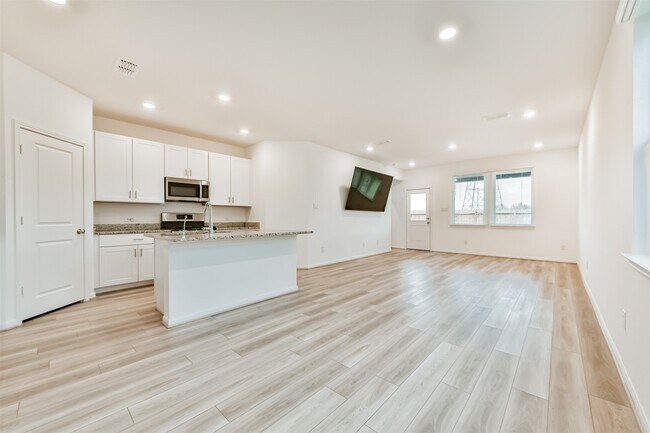 Building Photo - 1919 Quiet Gdn Ln