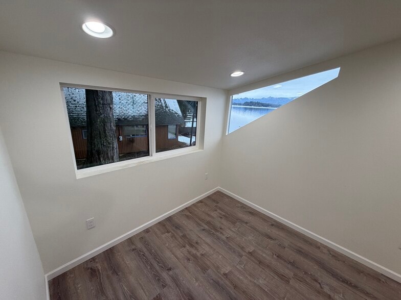 Building Photo - 34761 S Shore Dr