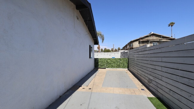 Building Photo - 1059 Gillespie Dr