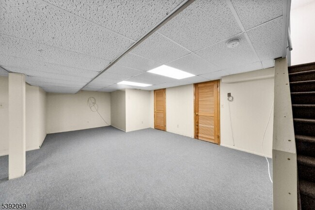 Building Photo - 148 Riverbend Dr