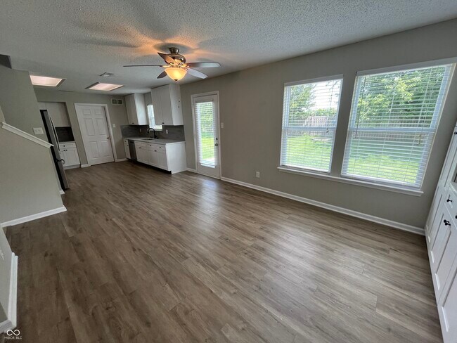 Building Photo - 14928 Drayton Dr
